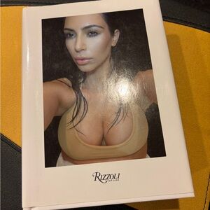 Selfish - Kim Kardashian Selfie Book